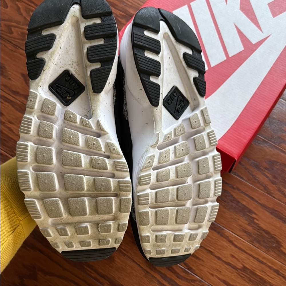 Nike Black and White Athletic Shoes with Chunky Sole - Picture 5 of 5